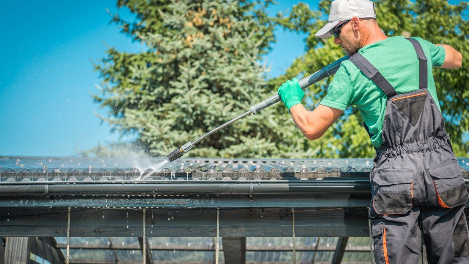 5 Surprising Gutter Cleaning Benefits for Your Home