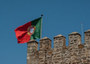 kesamaan kebijakan portugis dan belanda dalam bidang ekonomi di nusantara adalah